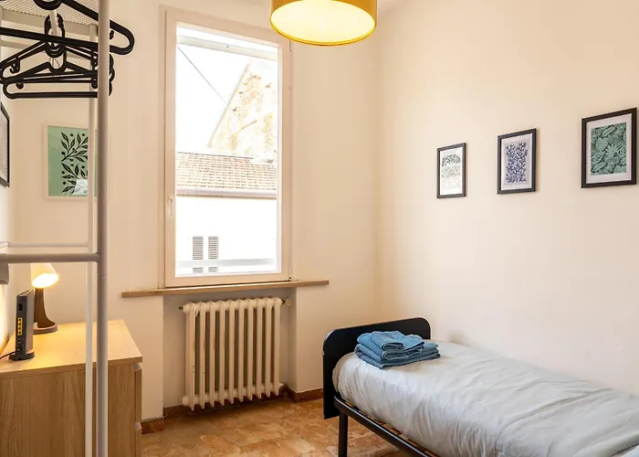 La Corte Di Ercole Orario